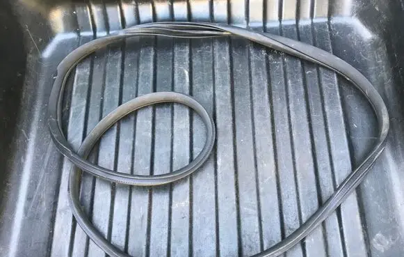 Rubber seal rear door