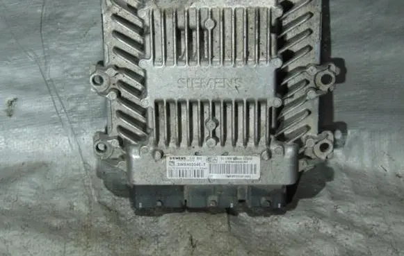 Peugeot 407 Engine control unit/module 5WS40204ET