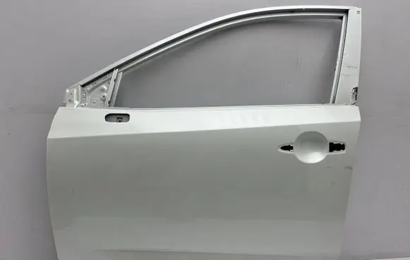 Nissan Qashqai J12 Front door SULIK15