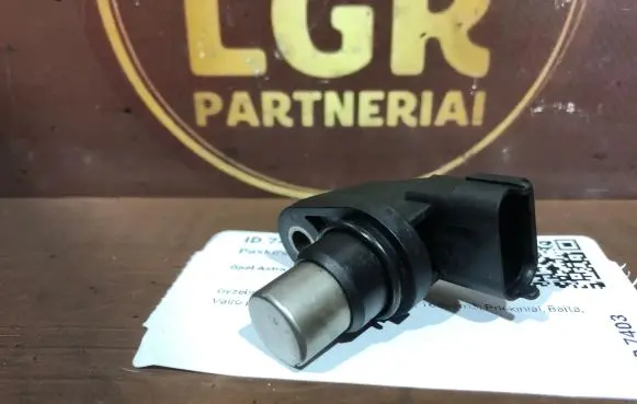 Opel Astra H Camshaft speed sensor 0281002406