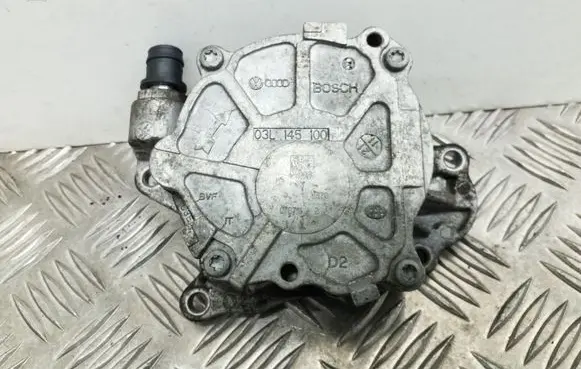 Volkswagen PASSAT B7 Vacuum pump 03L145100F