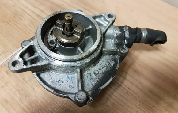 Audi A8 S8 D3 4E Vacuum pump 461CO