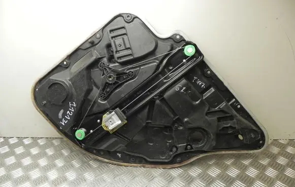 Mercedes-Benz C AMG W205 Front door window regulator with motor C17760103 I12131