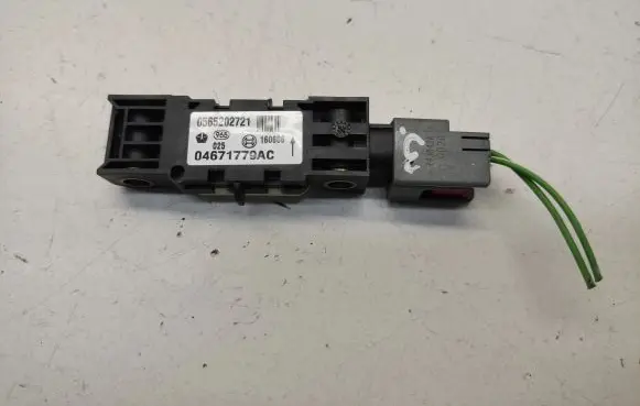 Chrysler 300 - 300C Airbag deployment crash/impact sensor 04671779AC 0565202721