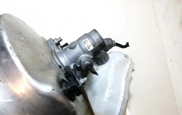 Mercedes-Benz E W213 Master brake cylinder 25176550 2054300002