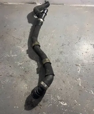 Mercedes-Benz E W238 Engine coolant pipe/hose 3024172