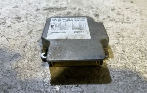Volkswagen Touran I Airbag control unit/module 1T0909605C 5WK43518