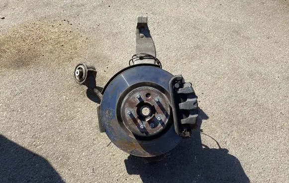 Land Rover Discovery 5 Front wheel hub