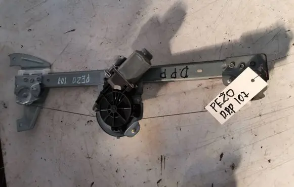 Peugeot 107 Front door window regulator with motor