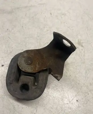 Audi A5 8T 8F Muffler mount bracket/holder 8D0253147G 8D0253147