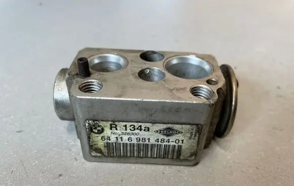 BMW 3 E90 E91 Air conditioning (A/C) expansion valve 6981484
