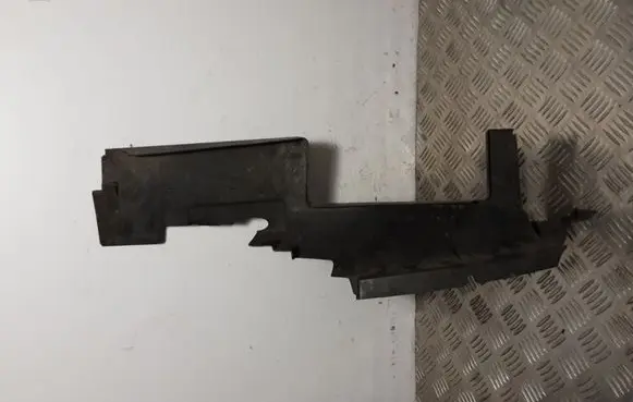 Jeep Grand Cherokee Intercooler air guide/duct channel M161098A