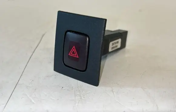 Volvo V70 Hazard light switch 30710106