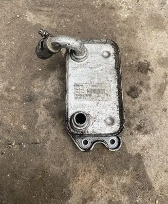 Volvo V70 Engine oil radiator 