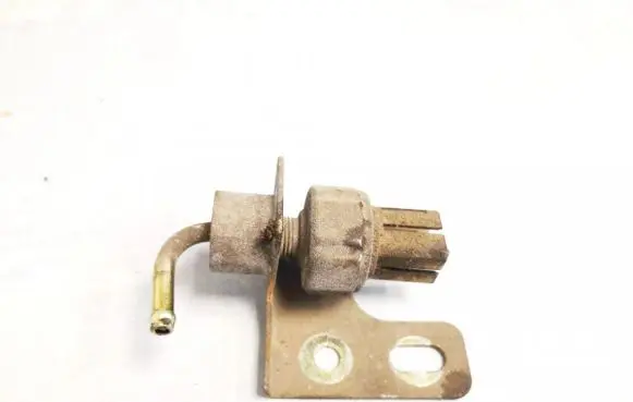 Nissan Primera Valve vacuum 