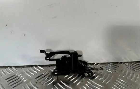 Mercedes-Benz C W205 Parcel shelf load cover mount bracket A2058605800