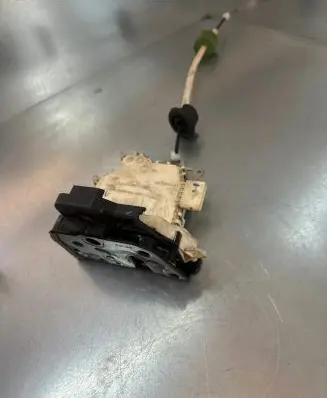 Audi A6 S6 C6 4F Front door lock 4F1837016E