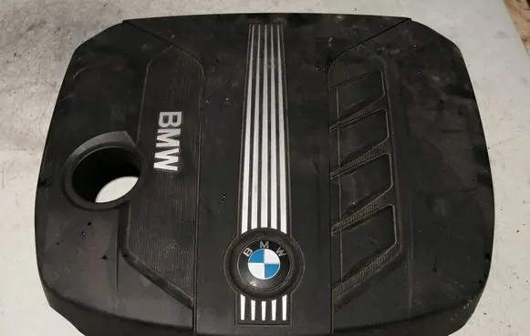 BMW 5 F10 F11 Engine cover (trim) 7802847 13717802847