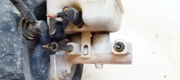 Opel Zafira A Master brake cylinder