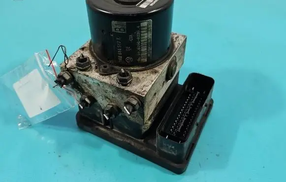 Volkswagen Touran I ABS Pump 1K0907379AA IMPRK1568622