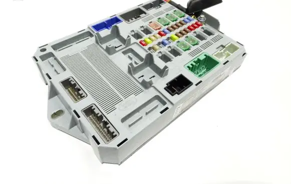 Jaguar XF X250 Fuse module DX2314D628BG A50044258 7370072140