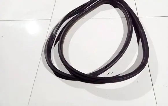 Opel Vectra C Rubber seal front coupe door 