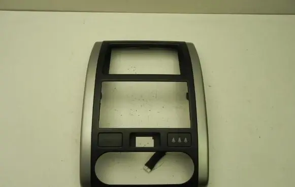Radio/GPS head unit trim