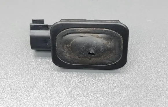 Jaguar XF X250 Tailgate opening switch 1L2T14K147 1L2T14K147AA