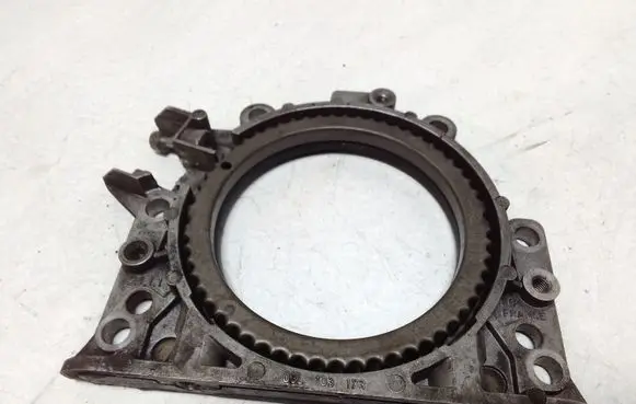 Volkswagen Tiguan Timing chain cover 03L103173