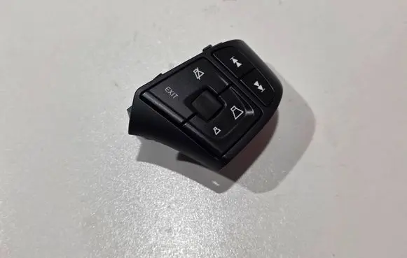 Volvo V60 Steering wheel buttons/switches 31334462