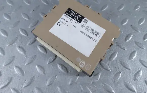 Toyota Avensis T270 Keyless (KESSY) go control unit/module 8999005033 MB2325006631
