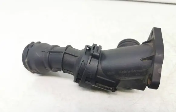 Volkswagen Golf VII Engine coolant pipe/hose 04L121111