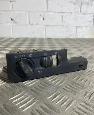 Volkswagen Golf III Light switch 3a1941531e