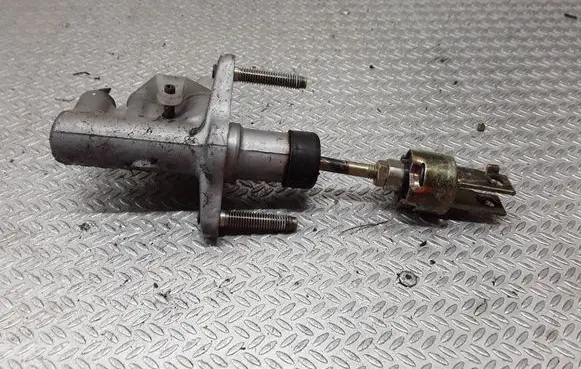 Toyota Corolla E120 E130 Clutch master cylinder 