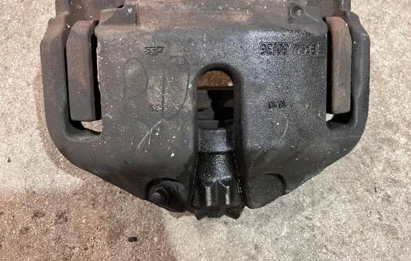 BMW 7 F01 F02 F03 F04 Front brake caliper