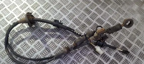 Mitsubishi Space Runner Gear shift cable linkage