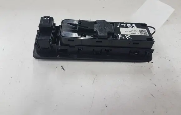 Volvo V40 Electric window control switch 31334567
