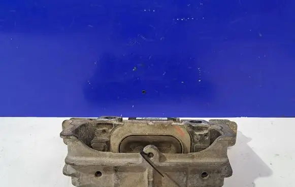Mercedes-Benz GLA W156 X156 Engine mount bracket A2462402617