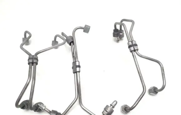 Volvo V60 Fuel injector supply line/pipe 