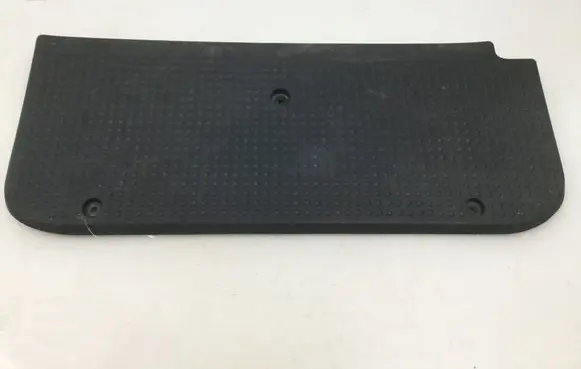 Front sill trim cover