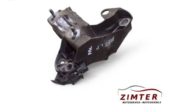 Audi A4 S4 B7 8E 8H Engine mounting bracket 8E0199352F