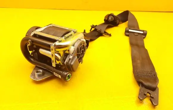 Volvo V60 Front seatbelt P39800482