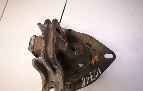 Renault Laguna I Engine mount bracket 