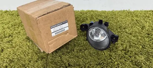 Nissan X-Trail T32 Front fog light B6a55-8990a