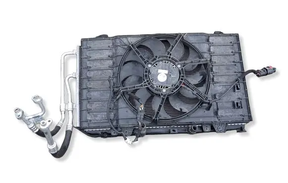 Peugeot 208 II Radiator set 9826929880