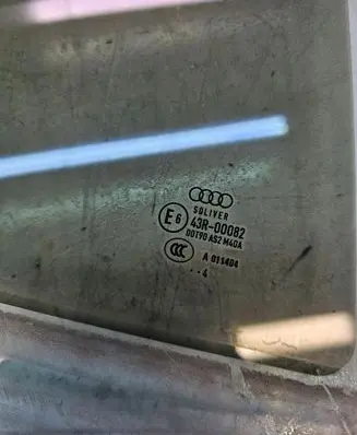 Audi A4 S4 B5 8D Sliding door window/glass 