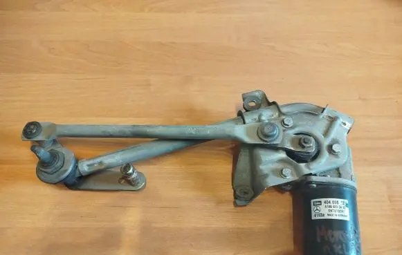 Mercedes-Benz A W168 Front wiper linkage and motor A1688203442 404696 A1688240405