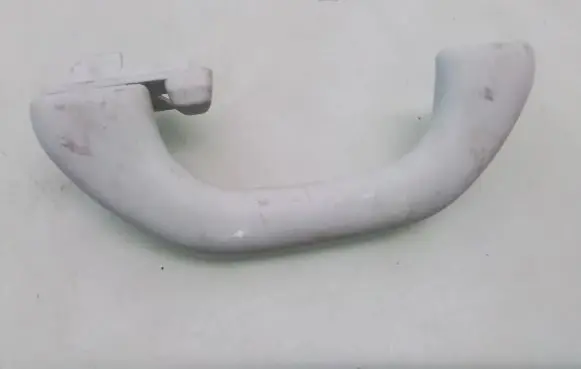 Volkswagen Jetta V Rear interior roof grab handle