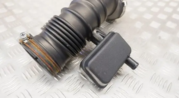 Lexus ES 250 - 300 - 330 Air intake duct part 1789325010 1788025020 1788125030