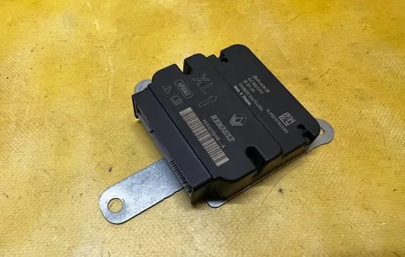 Renault Clio IV Airbag control unit/module 985101389R